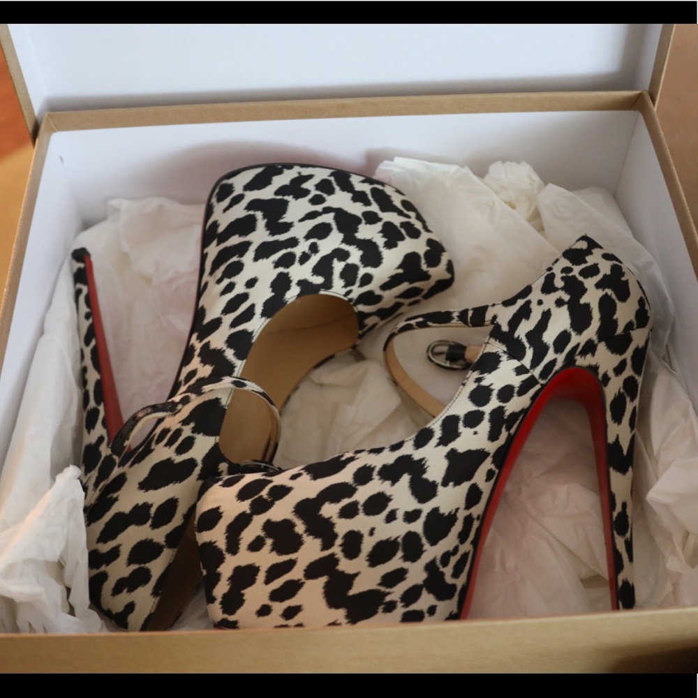 Size 40 Christian Louboutin Leopardino stilettos